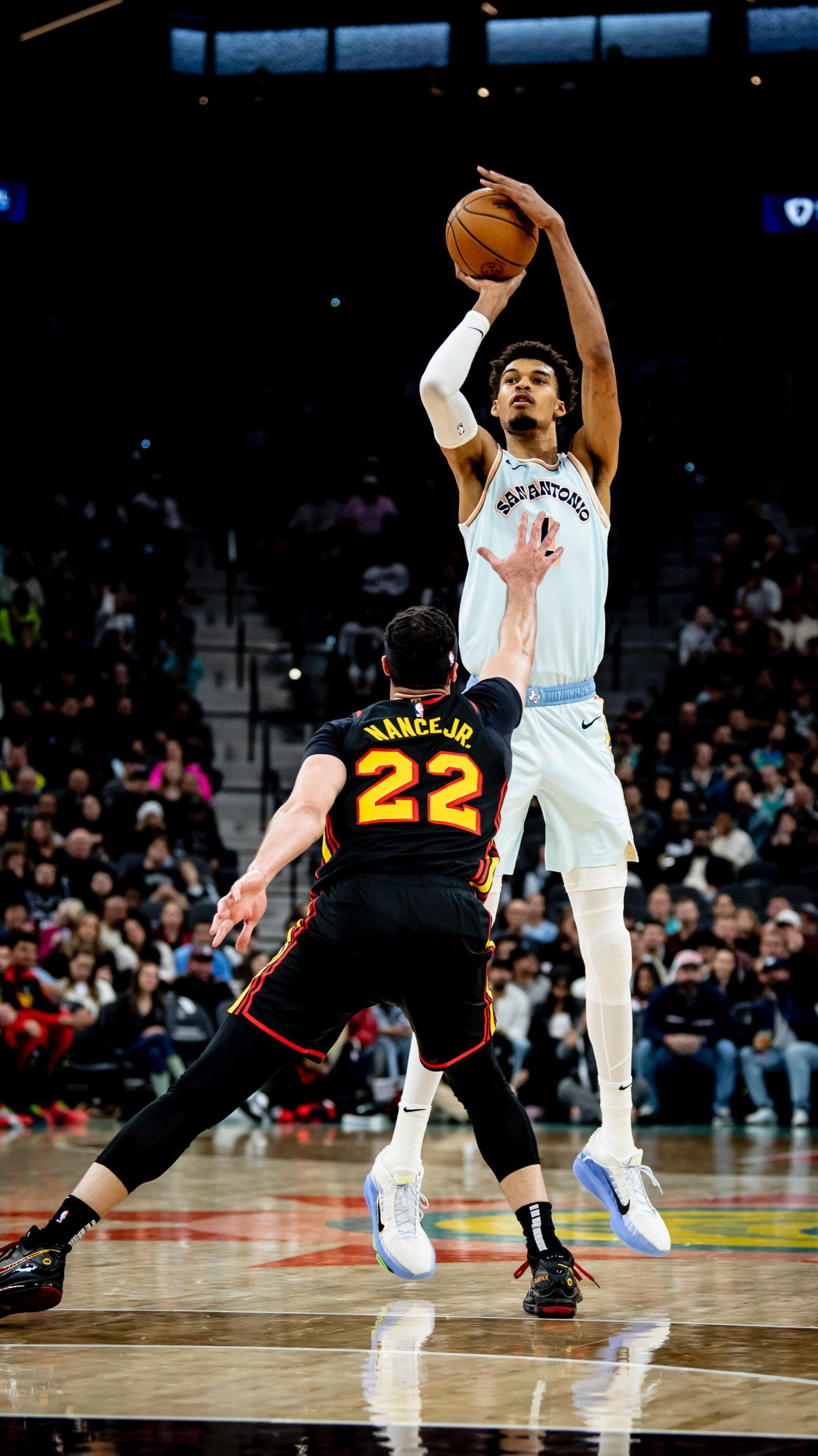 马刺队防守稳固，击败强敌取得连胜的简单介绍