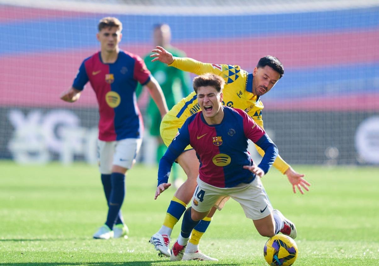 包含巴塞罗那球员因伤无法出战，教练组备赛艰难的词条